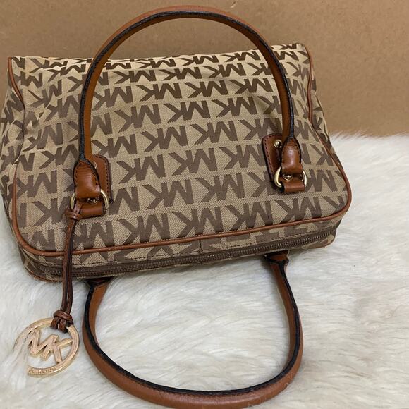 MICHAEL KORS Large Khaki/Acorn Signature BEDFORD Dome Satchel w/XB Strap - Picture 10 of 16